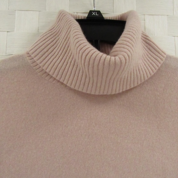 Geneva Cashmere Light Pink Sweater - Picture 4 of 12